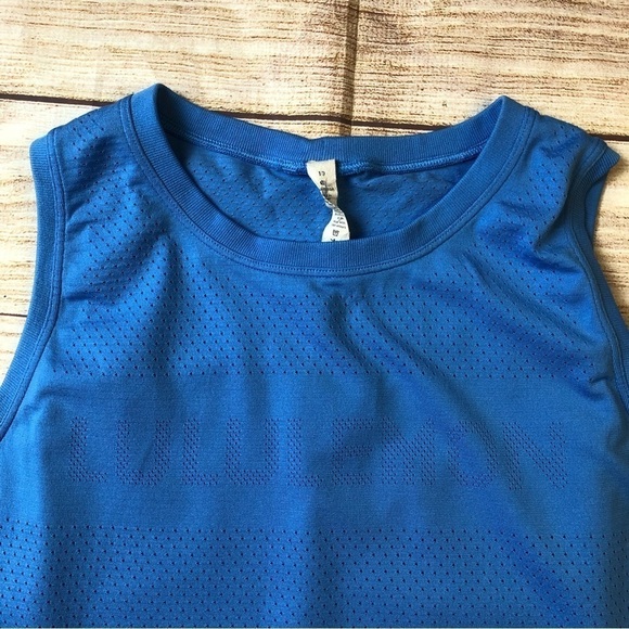 Lululemon Breeze By Muscle Crop Tank - Picture 2 of 6